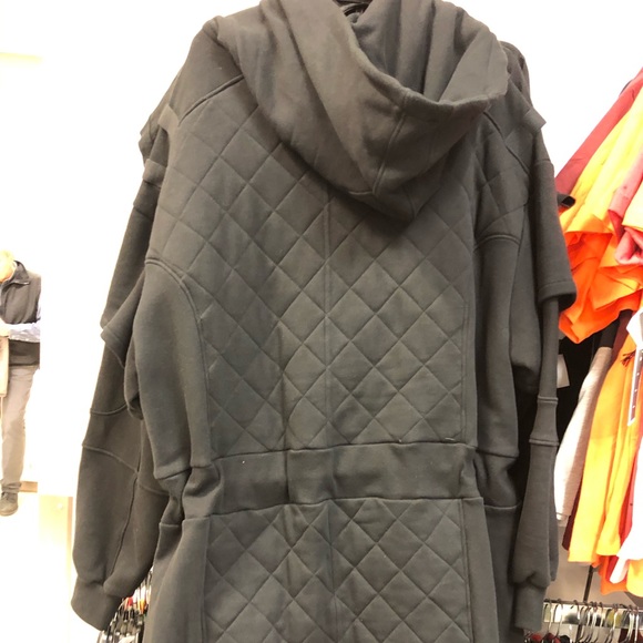 Balmain - Picture 2 of 8